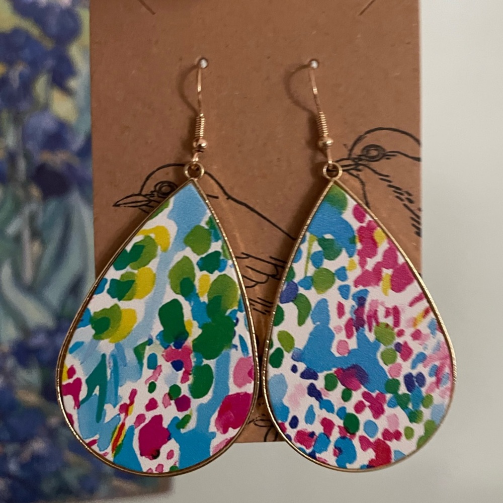 Lilly inspired tear drop earrings